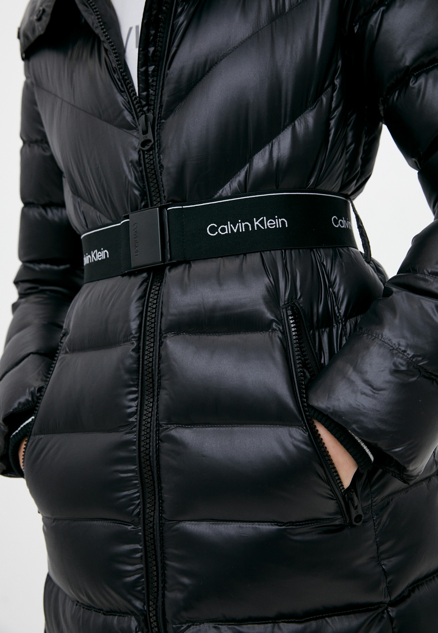 Пуховики calvin. Пуховик Кельвин Кляйн женский. Пуховик Calvin Klein k20k202309. Куртка Кельвин Кляйн женская черная. Кельвин Кляйн Золотая куртка.