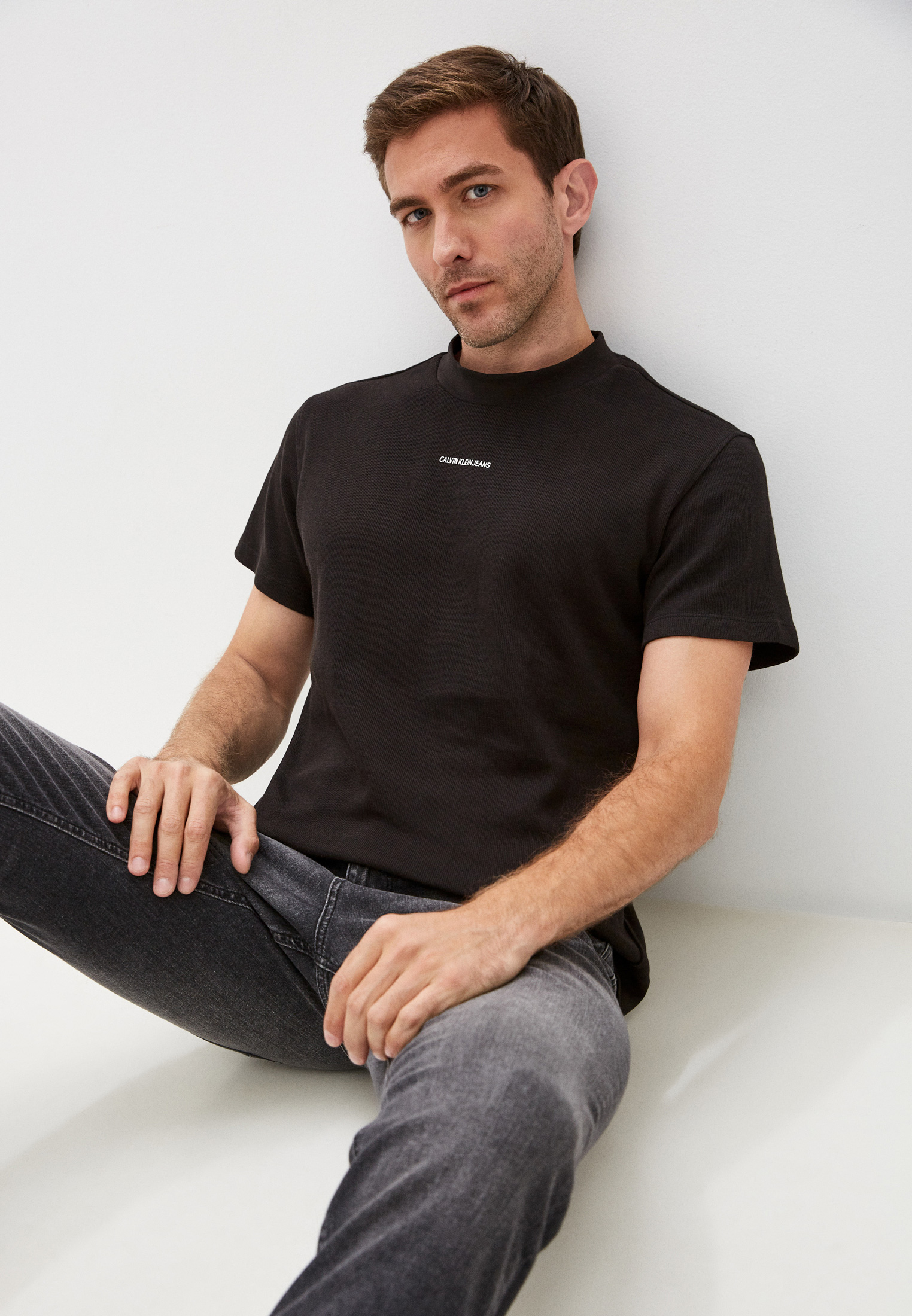 Футболка Calvin Klein Jeans, цвет: черный, RTLAAS443601 — купить в ...