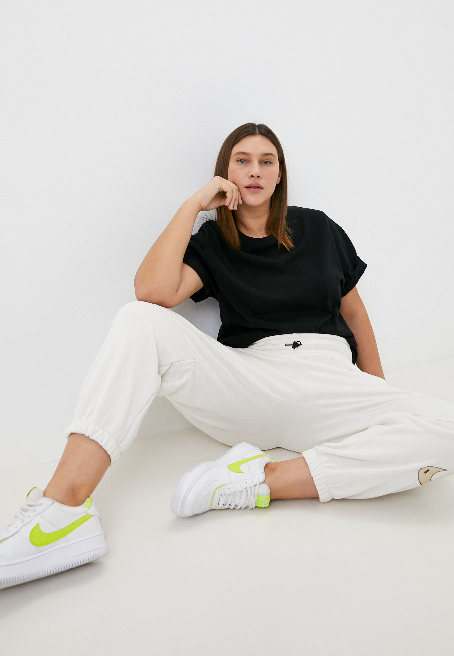 Nike W NSW SWSH FLC HR JOGGER PLUS RTLABB652501 Lamoda