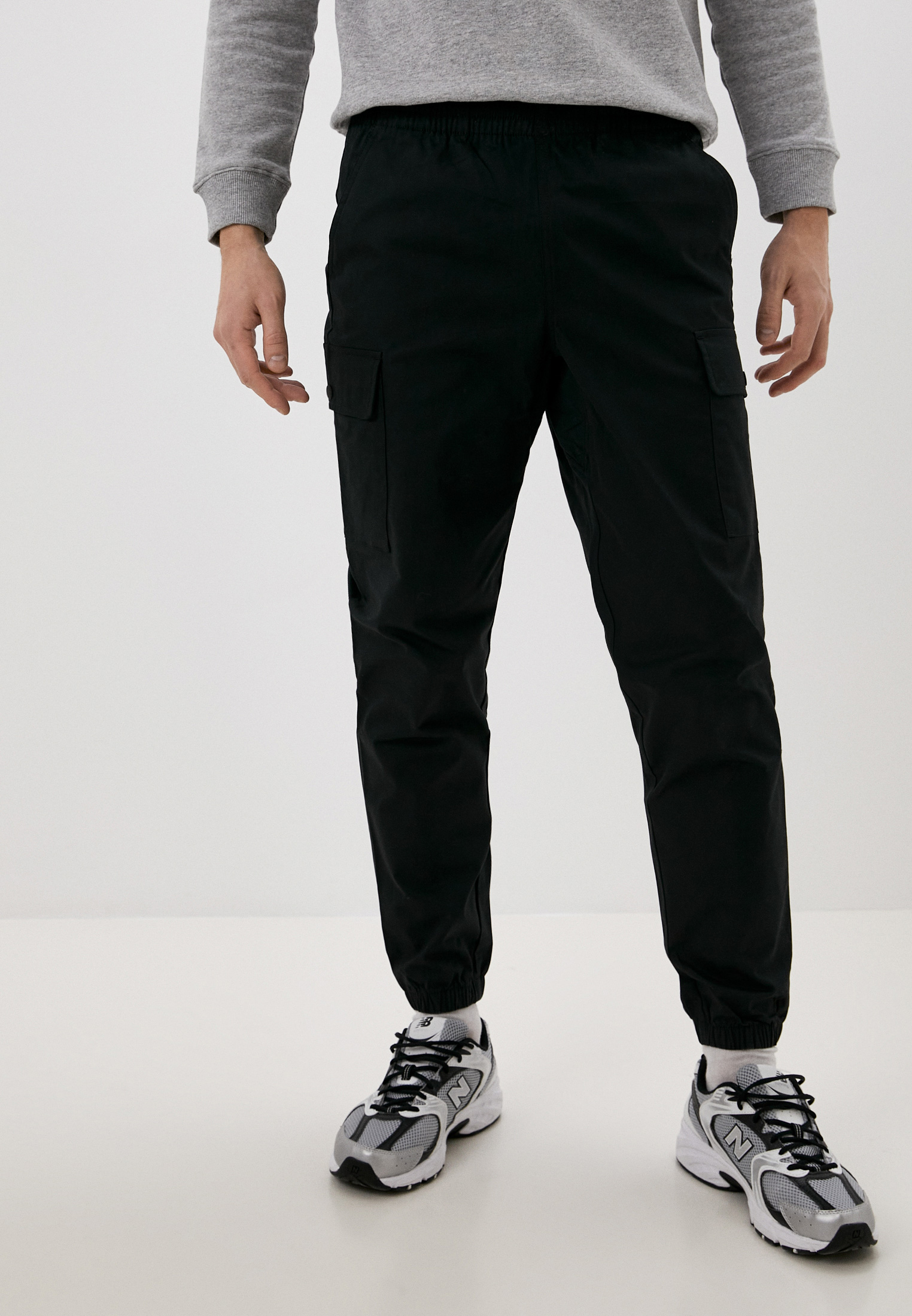 Брюки New Balance NB Athletics Woven Cargo Pant, цвет черный
