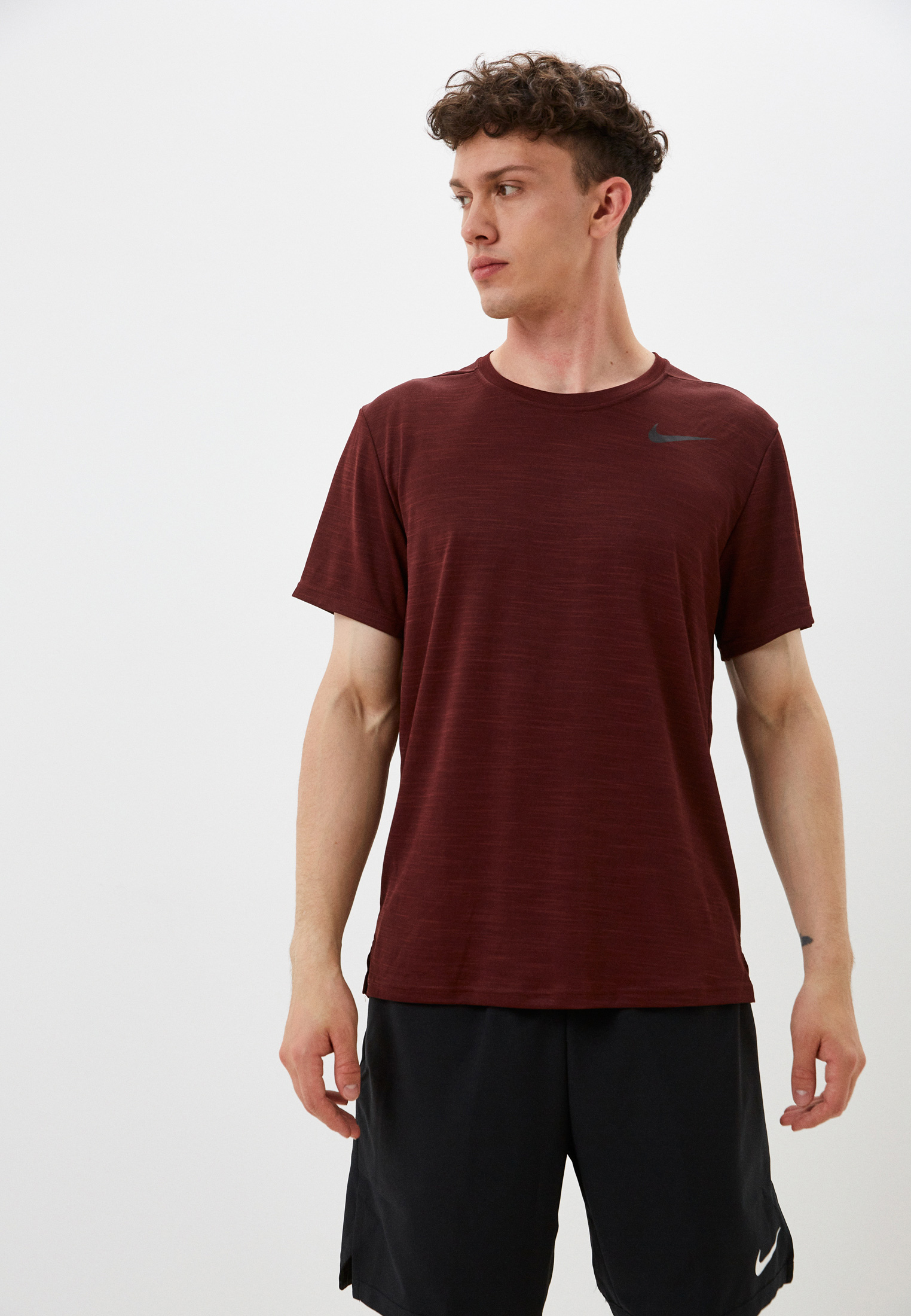 Футболка спортивная Nike M NK DF SUPERSET TOP SS NFS, цвет: бордовый ...