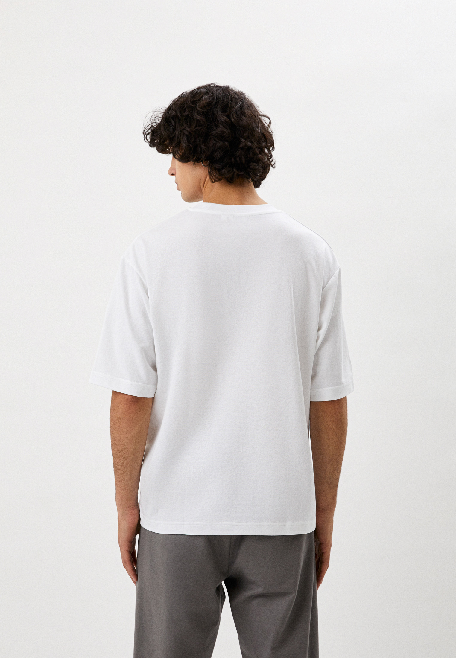 Футболка uniqlo u airism oversized. Uniqlo u airism футболка. Футболка uniqlo u мужская бордовая. Футболка оверсайз юникло. Футболки оверсайз с уникло.