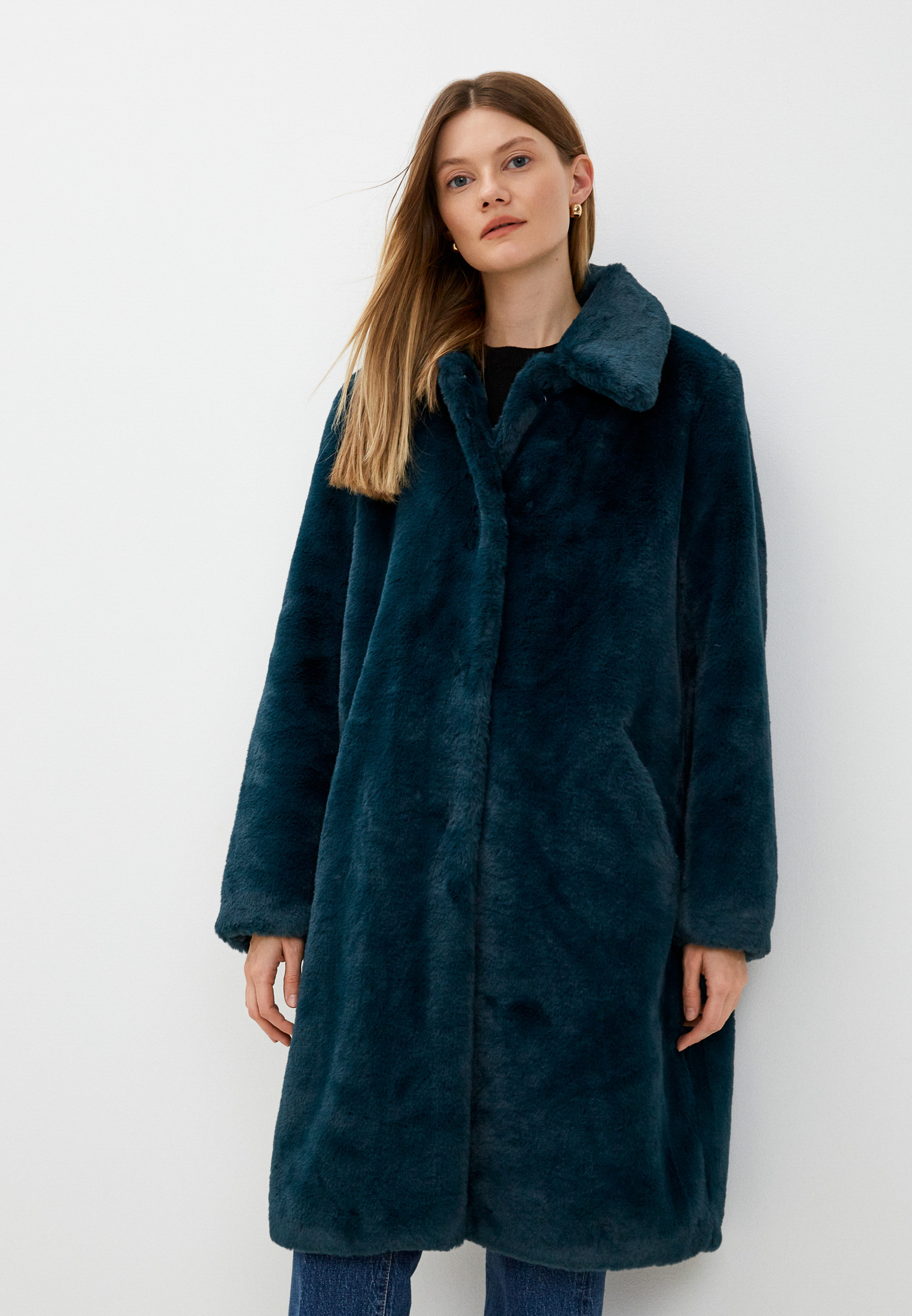 Шуба Guess, цвет: бирюзовый, RTLACA800101 — купить в интернет-магазине ...
