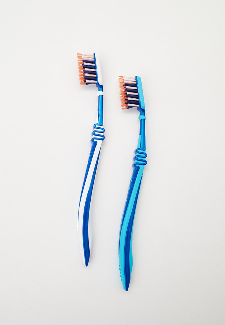 Комплект зубных щеток Aquafresh Clean Deep, средняя, 2 шт., цвет ...
