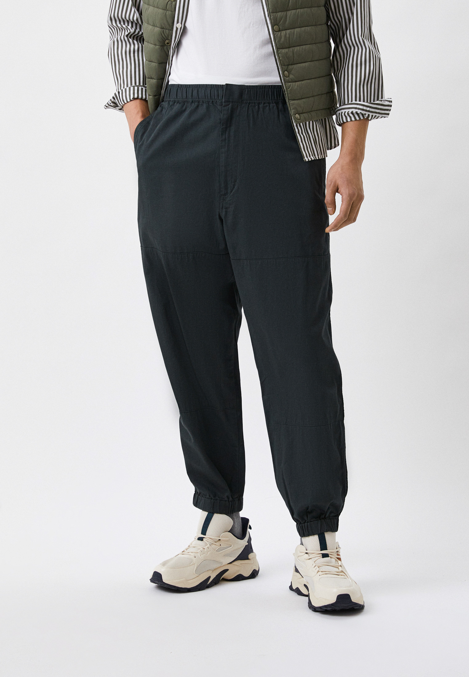 Брюки UNIQLO Uniqlo U, цвет: зеленый, RTLACG815101 — купить в интернет ...