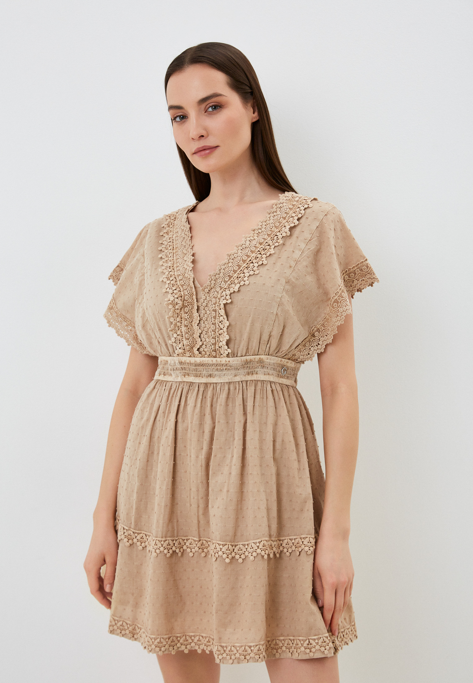 Платье Guess, цвет: бежевый, RTLACN927701 — купить в интернет-магазине ...
