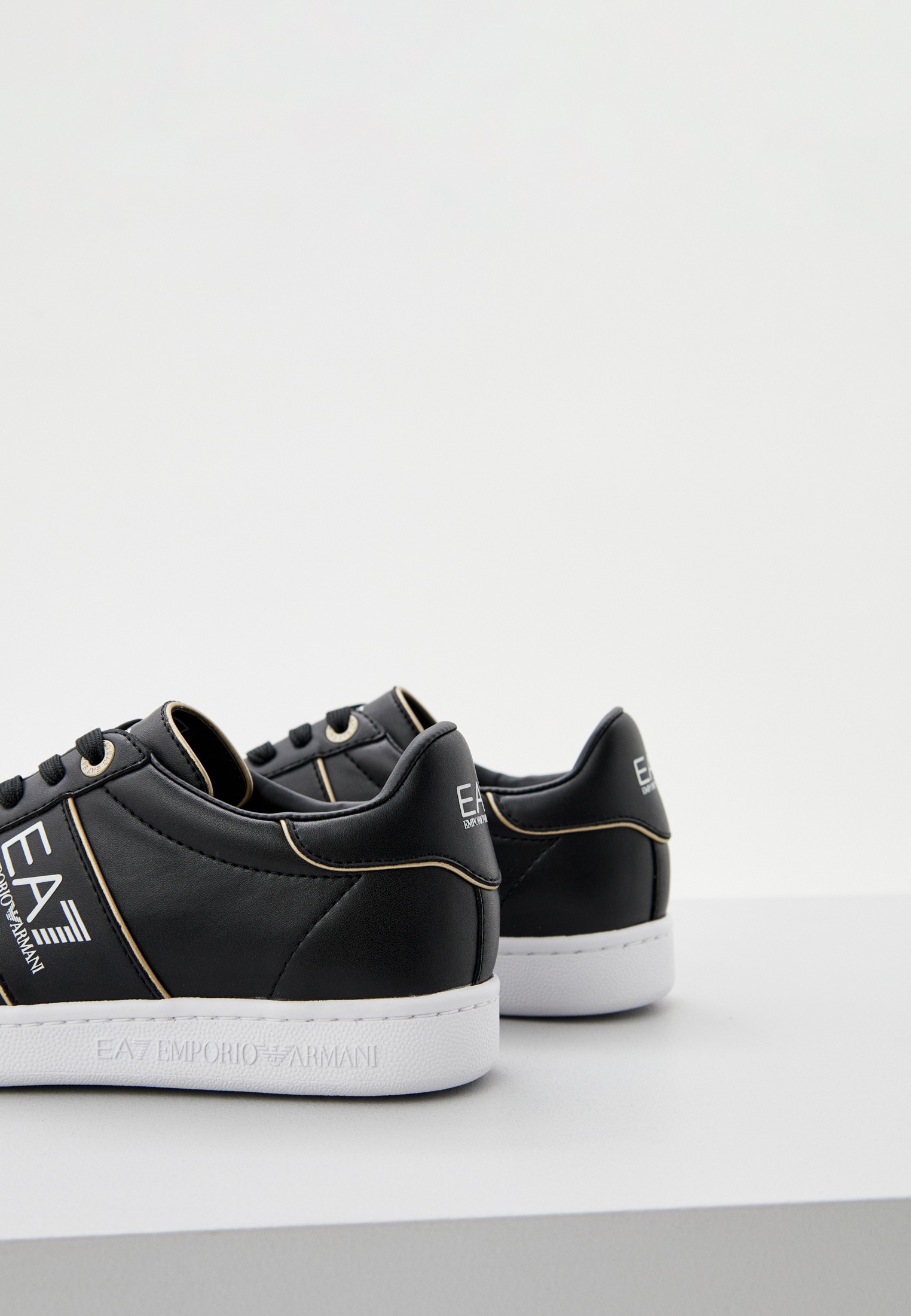 Ea7 classic sales trainers
