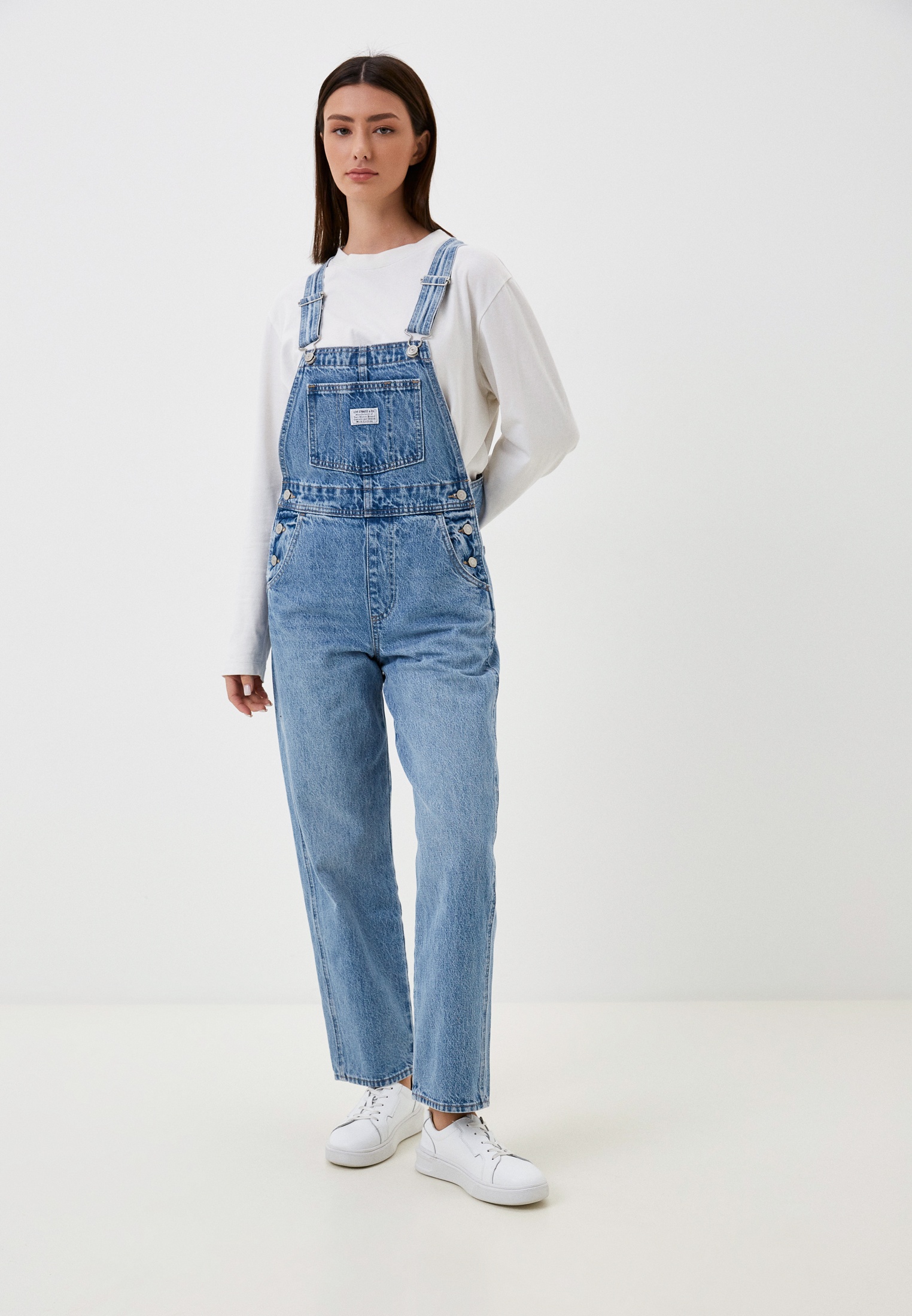 Комбинезон джинсовый Levi's®, цвет: голубой, RTLACX363801 — купить в ...