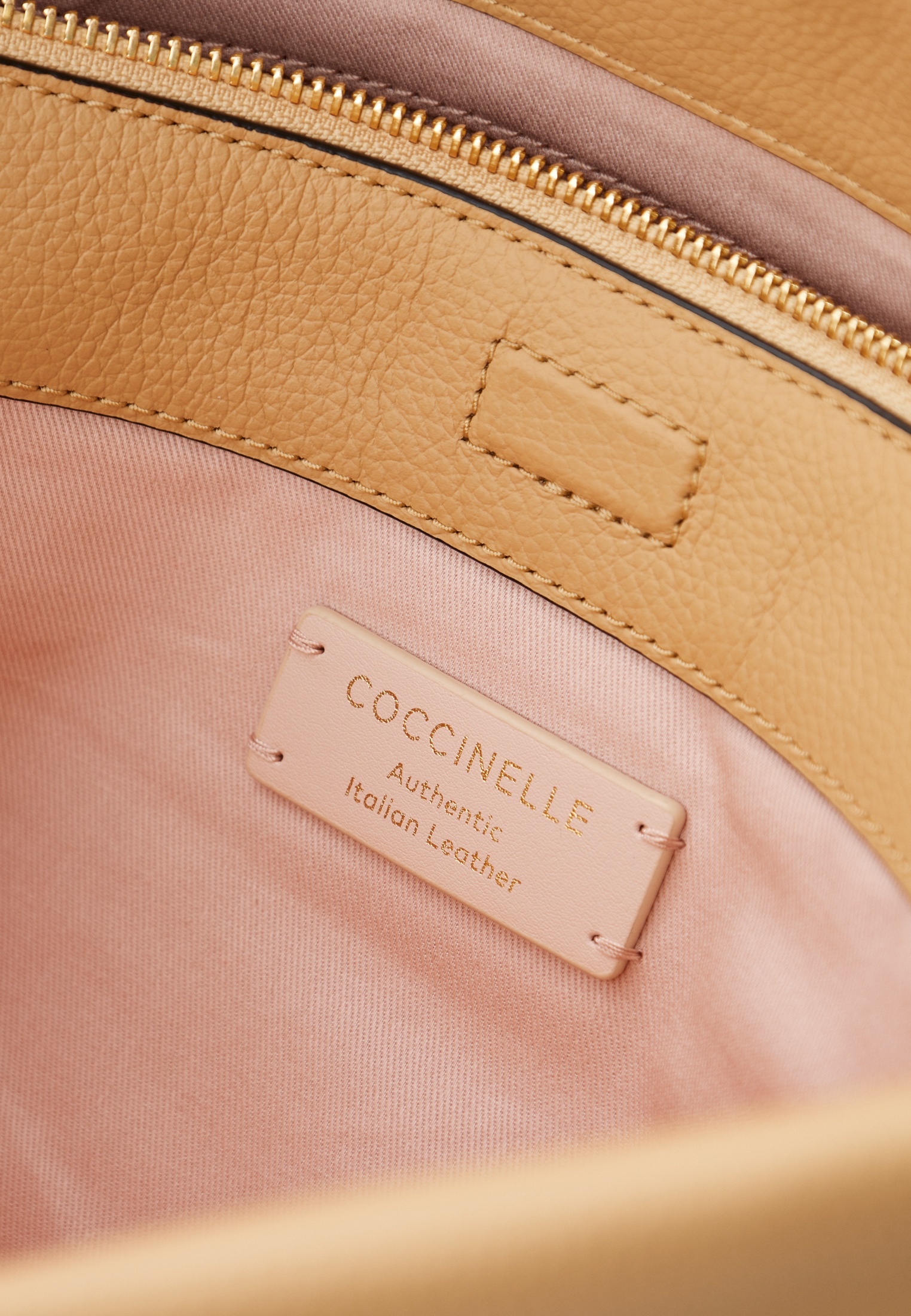 Сумка Coccinelle Boheme Купить