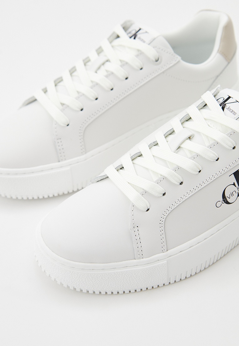 Calvin klein top jeans white shoes