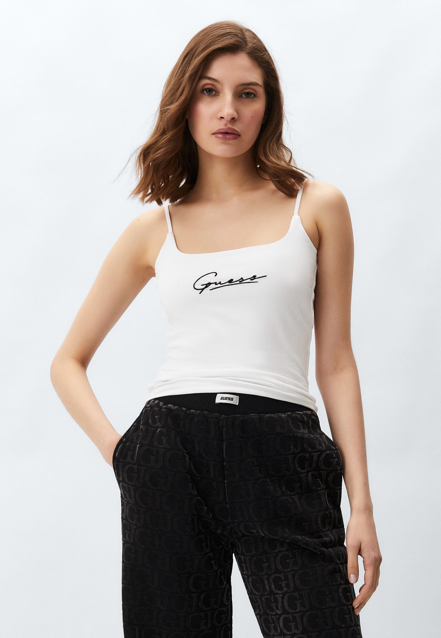 Майка Guess, цвет: белый, RTLADK529801 — купить в интернет-магазине Lamoda