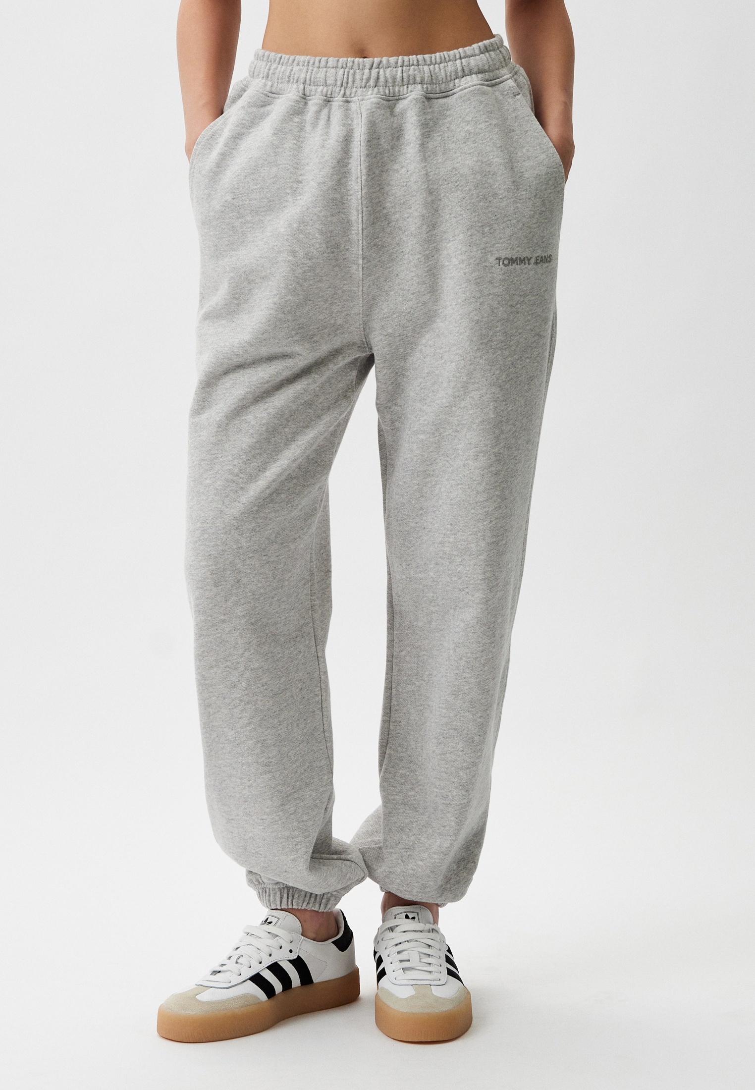 Брюки спортивные Tommy Jeans, цвет: серый, RTLADQ236101 — купить в ...