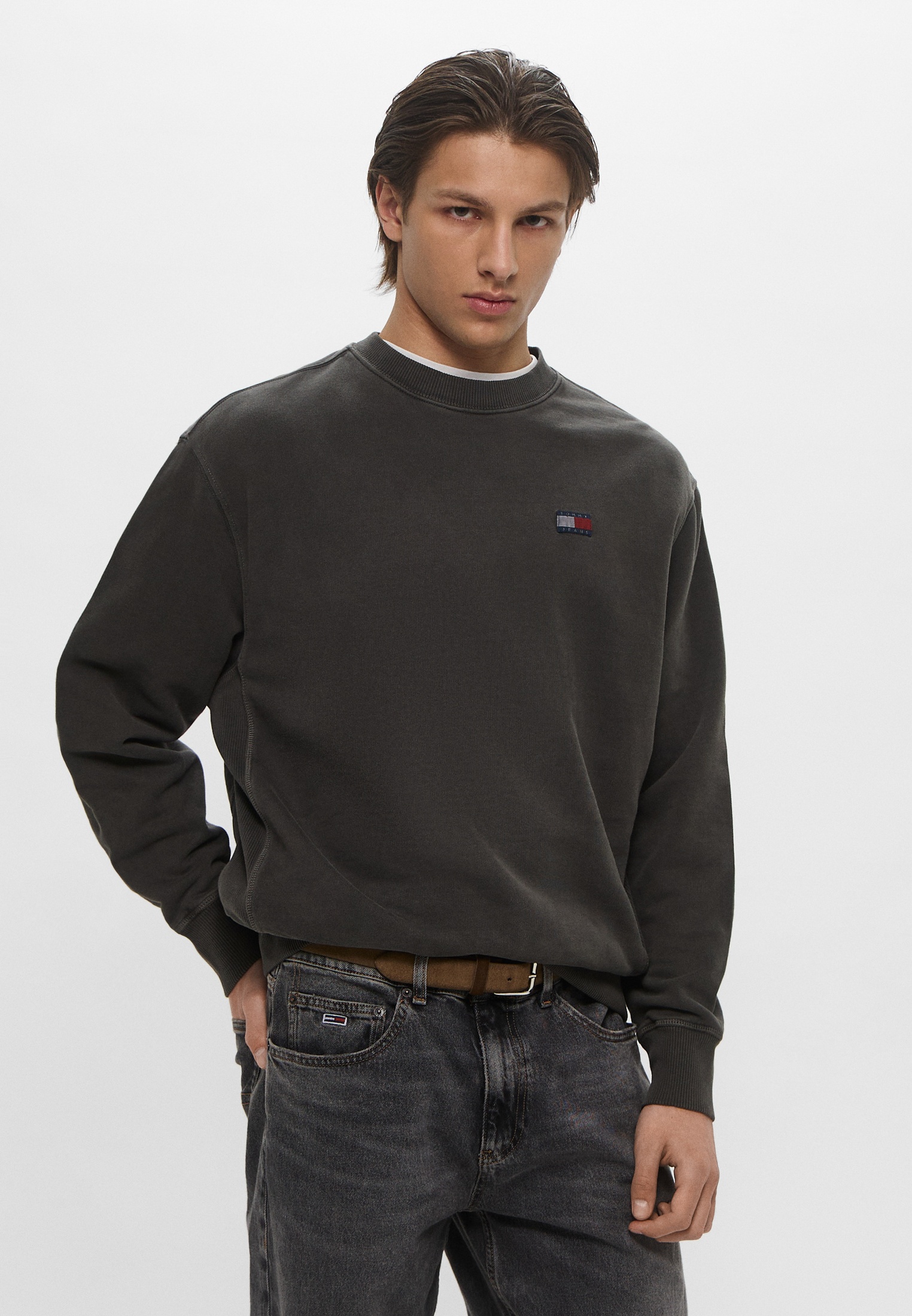 Свитшот Tommy Jeans, цвет: серый, RTLAEA266302 — купить в интернет ...