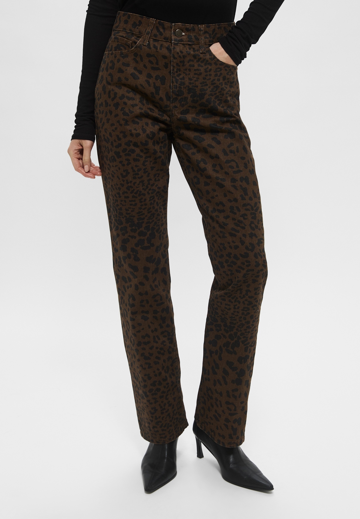 MangoДжинсыJEANSLEONIE