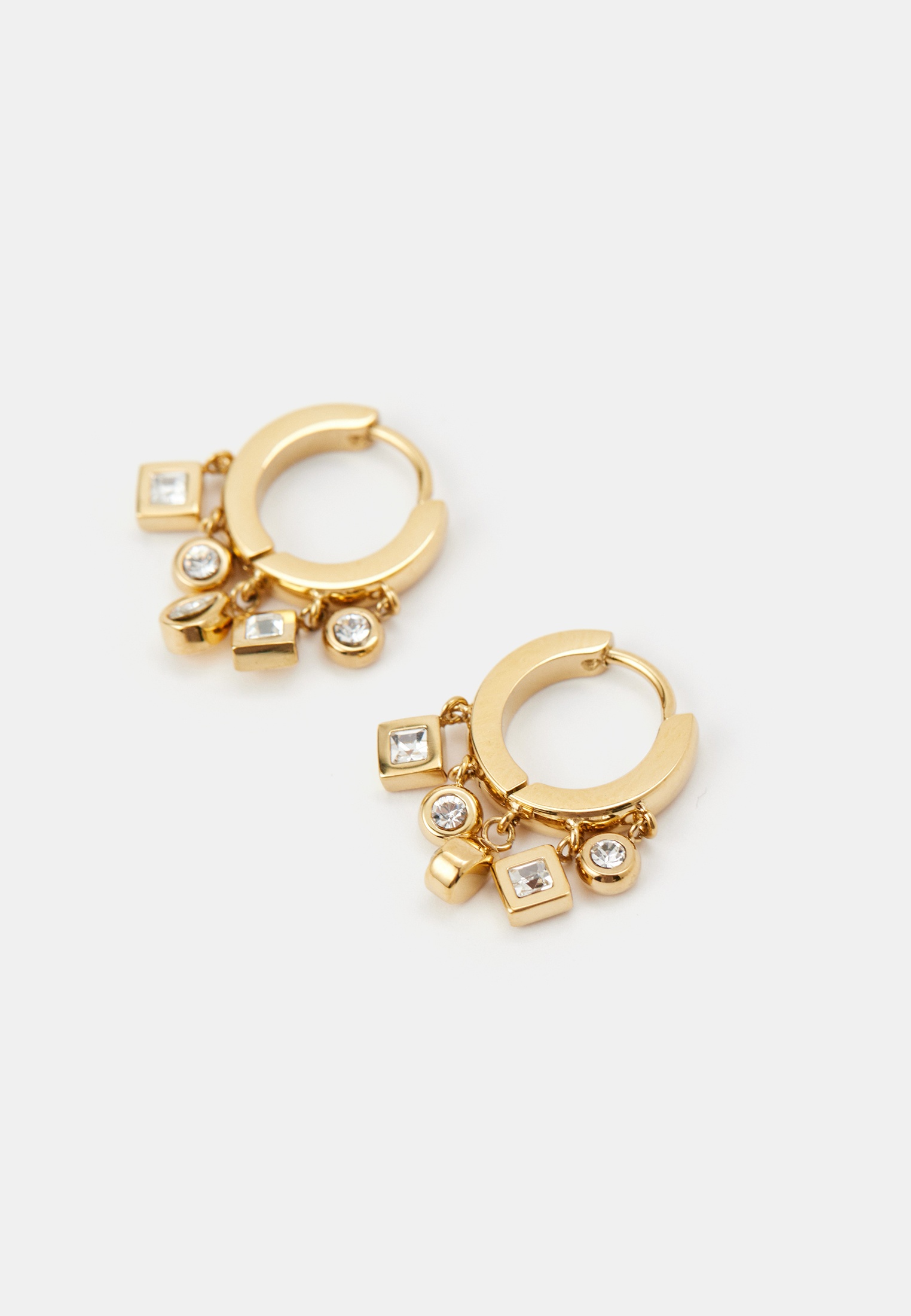 Серьги Guess, цвет: золотой, RTLAEB434901 — купить в интернет-магазине ...