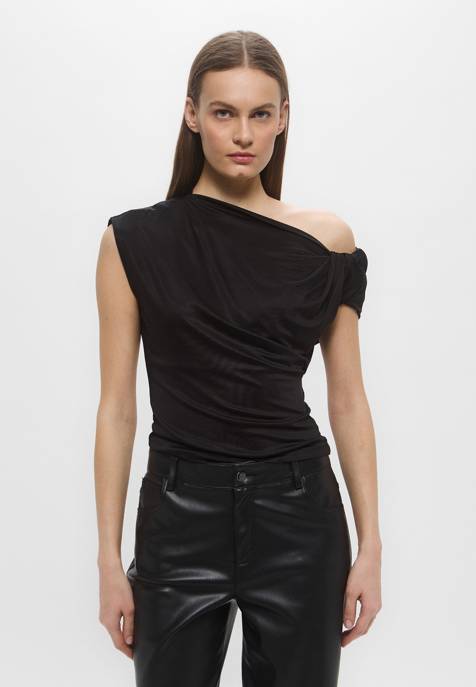 Топ Hugo, цвет: черный, RTLAEC967101 — купить в интернет-магазине Lamoda