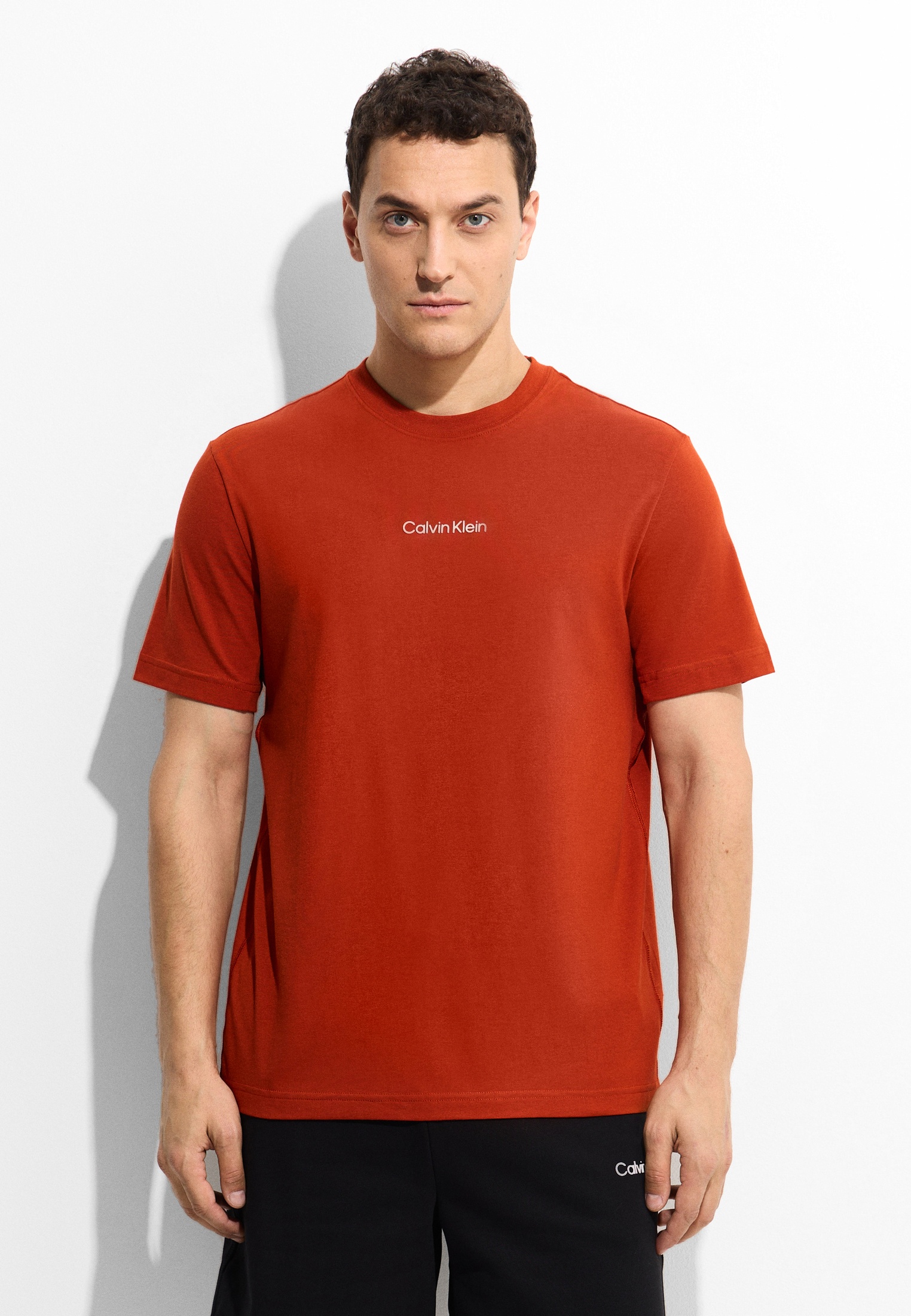 Футболка Calvin Klein Performance, цвет: коричневый, RTLAER444801 ...