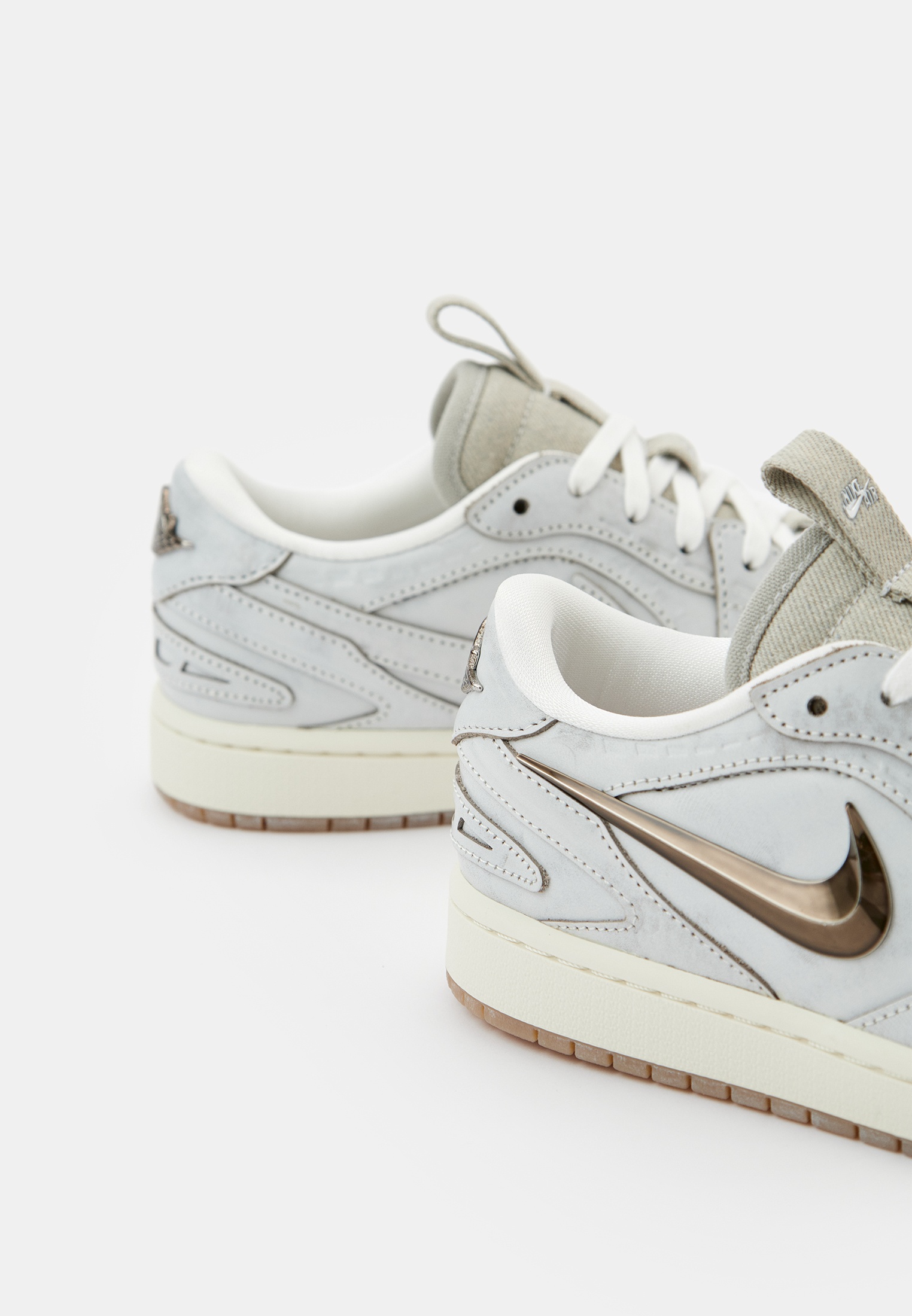 Кеды Jordan WMNS AIR JORDAN 1 MM LOW V3 CN, цвет: серый