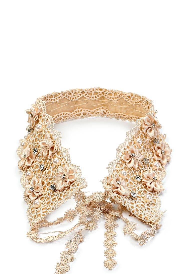 Плащи оджи женские. Пальто befree женское бежевое. Английский воротник на пальто. Вельветовое пальто кэмел. Бежевый цвет рубашки.