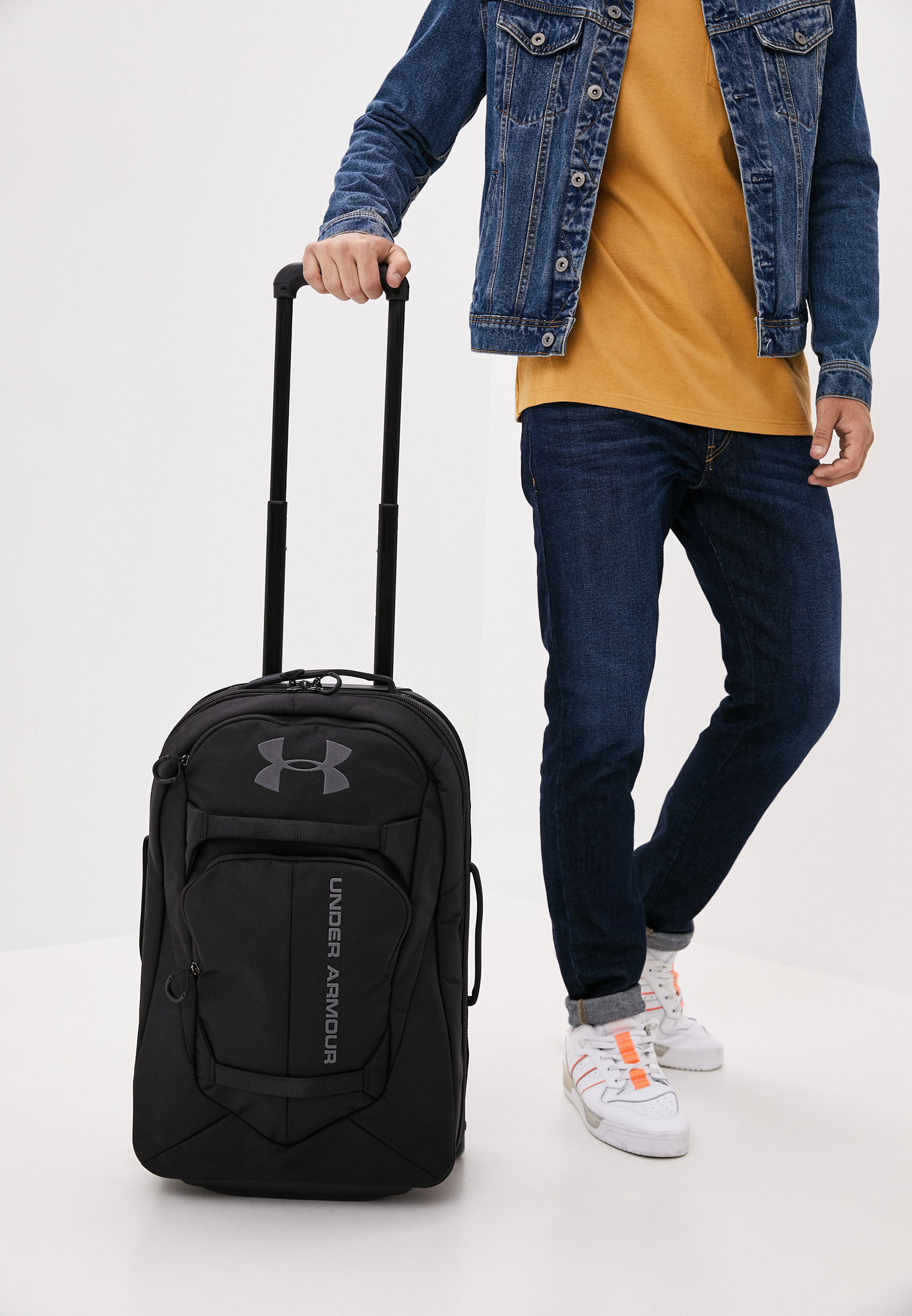 Under Armour UA AT Carry on Rolling Bag