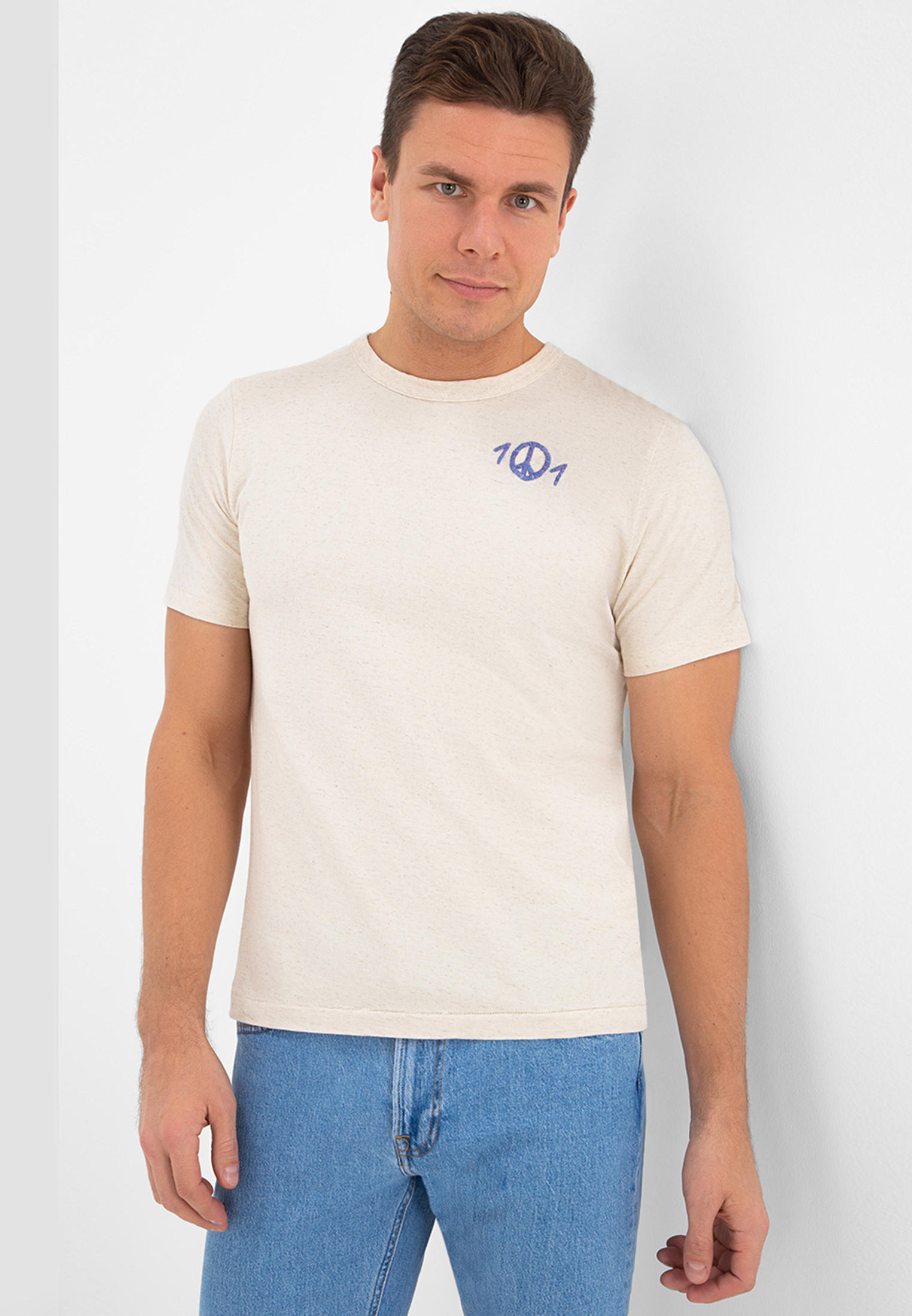 Футболка Lee, цвет: бежевый, XD001XM0090E — купить в интернет-магазине ...